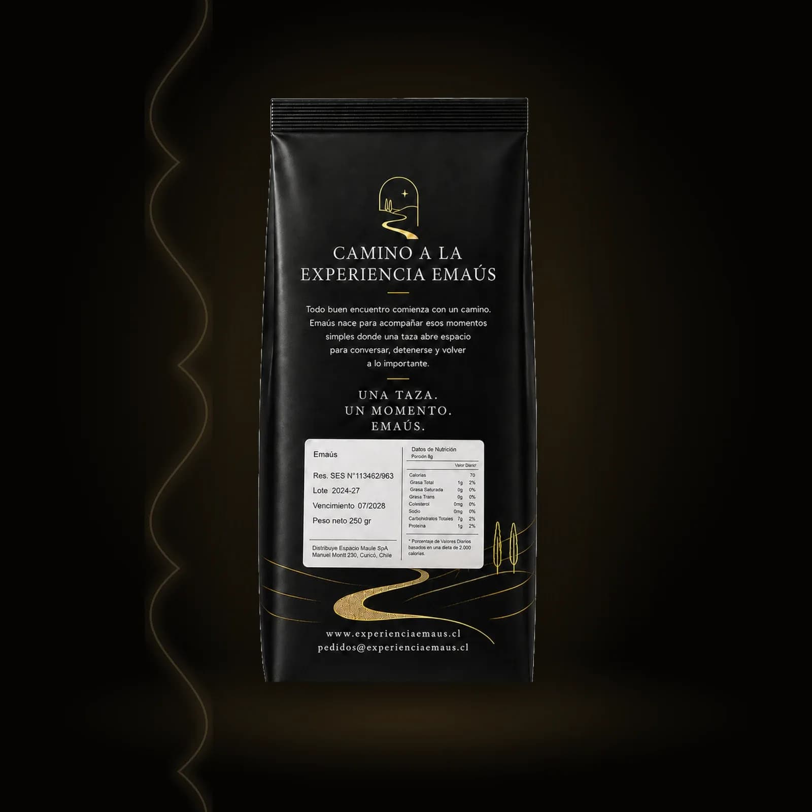 Dorso de la bolsa de café EMAÚS 250 g con su etiqueta